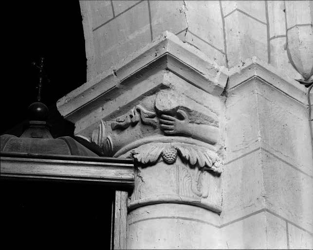 Carré du transept : chapiteau.