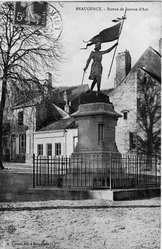 Vue d'ensemble du monument.