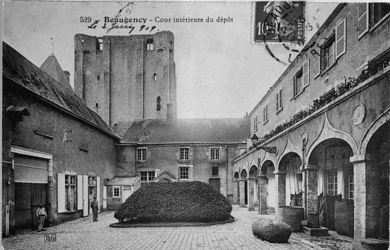 Façade sur cour du logis au temps du dépôt de mendicité.