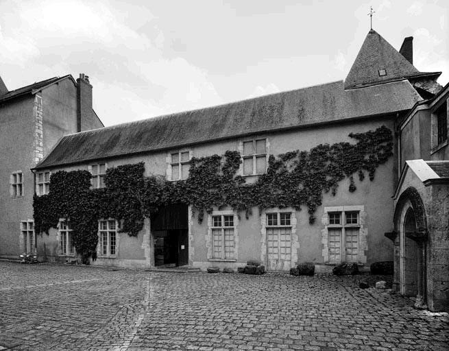 Logis seigneurial de Dunois, actuellement musée