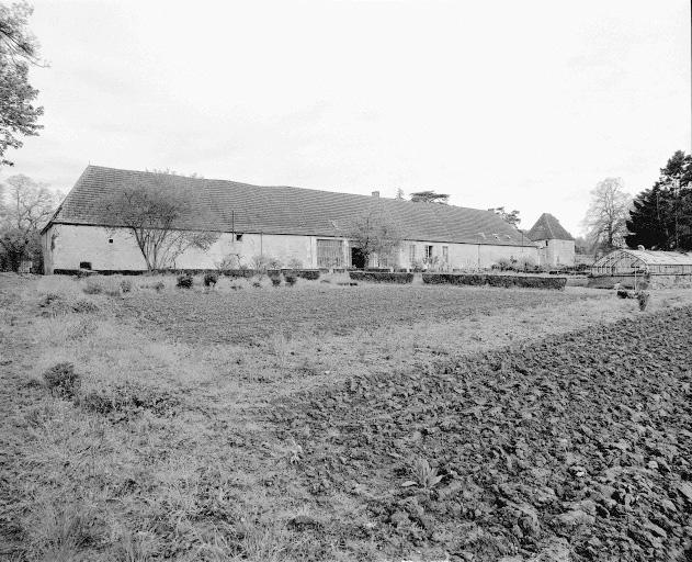 Potager et communs côté ouest.