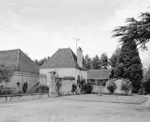 Pavillon de garde, côté est.