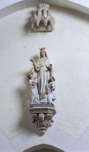 Statue et son dais.