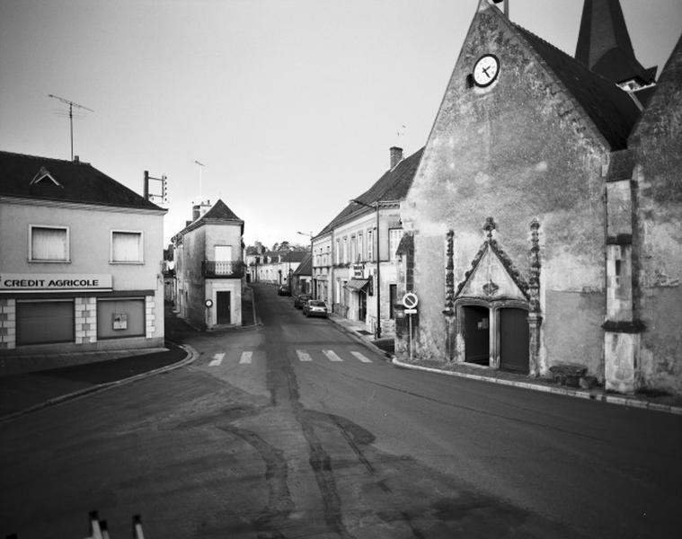 Vue de la rue de la Gare, prise depuis la place de la République.