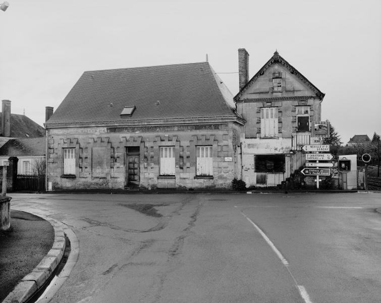 Demeure, 48 rue de la Gare, ancien café de la Gare.