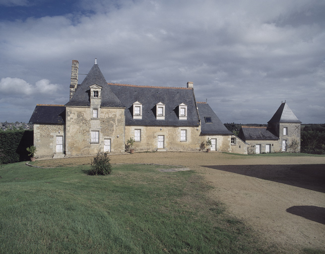 Vue d'ensemble.Façade ouest.
