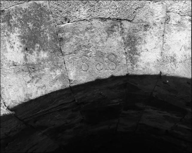 Four n°2 : date portée : 1858.