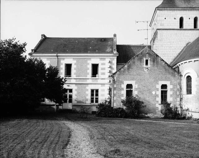 Vue de la façade est.