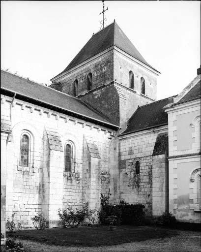 Vue du clocher au sud-ouest.