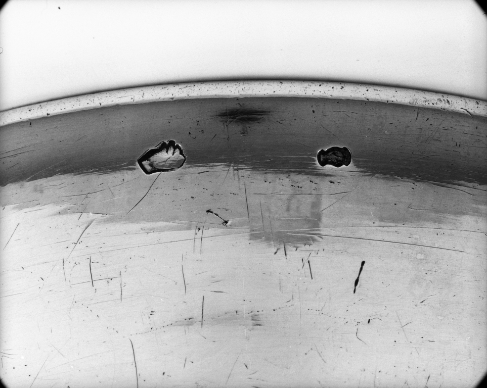 Détail : poinçons.