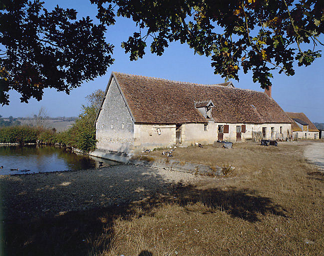 Maison d'habitation. Etable : vue de volume.