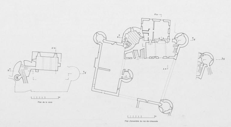 Plan régulier de la cave et du rez-de-chaussée.