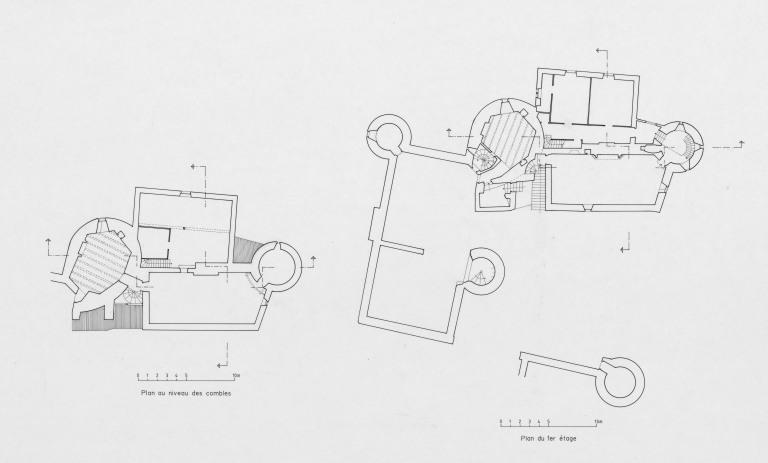 Plan régulier du 1er étage et des combles.