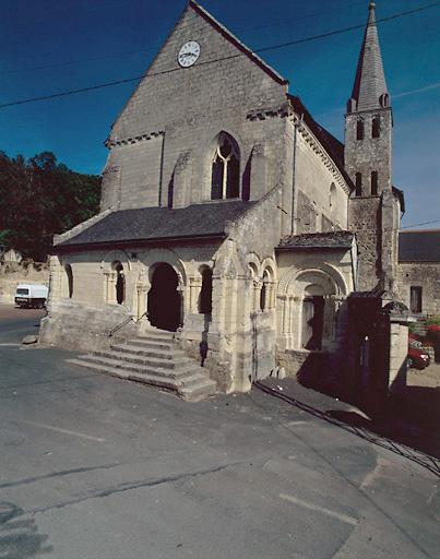 Vue d'ensemble de la façade ouest.