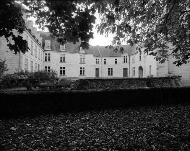 Corps de logis : façades sur cour intérieure.