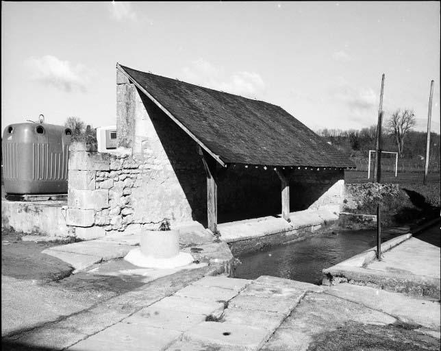 Lavoir du bourg.