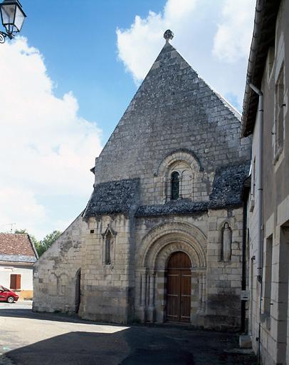 Vue d'ensemble de la façade ouest.