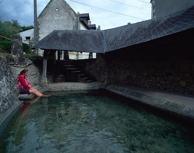 Vue intérieure du lavoir.