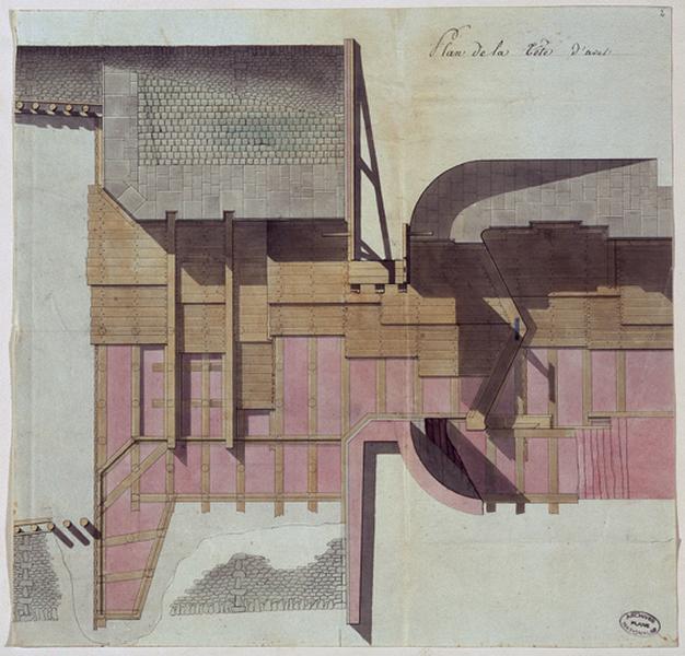 Plan de la tête d'amont d'une écluse.