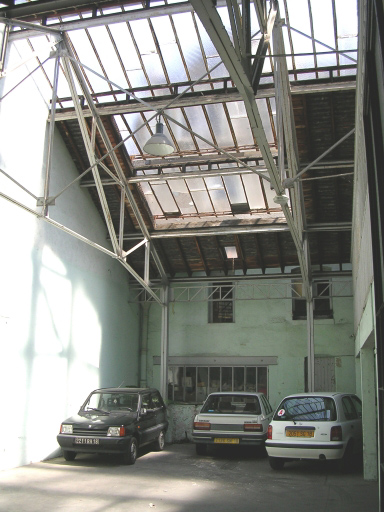 Ateliers de l'usine (19 rue des Arènes).