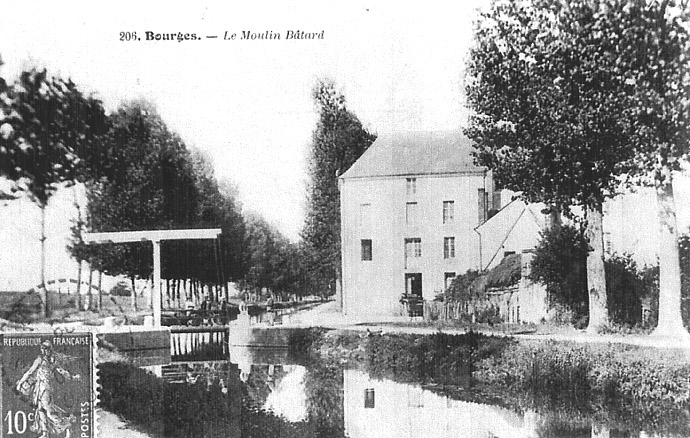 La minoterie Bâtard et le canal de Berry vers 1900.