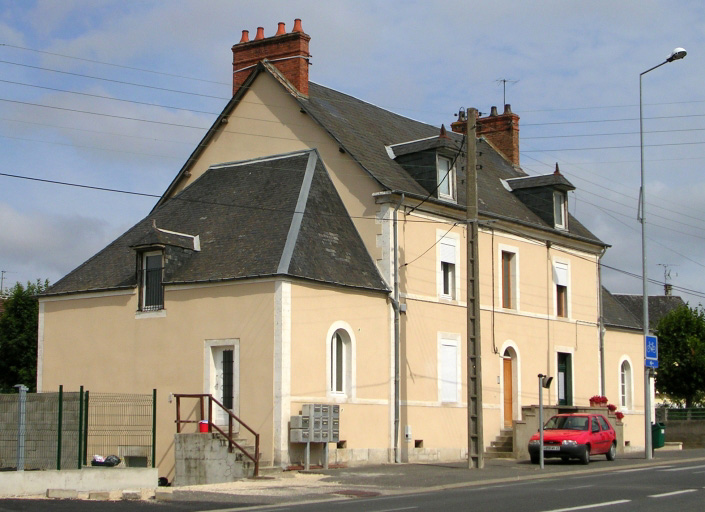 Maison de cadre depuis l'avenue de Saint-Amand.