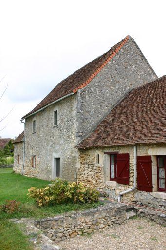 Façade arrière de l'habitation principale.