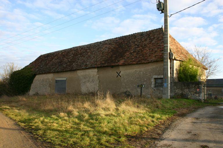 La grange, vue de la route.