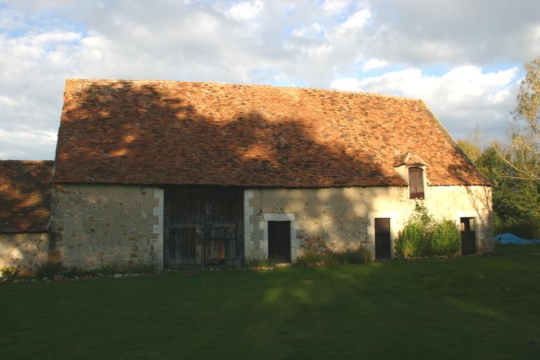 Bâtiment de grange et étable.