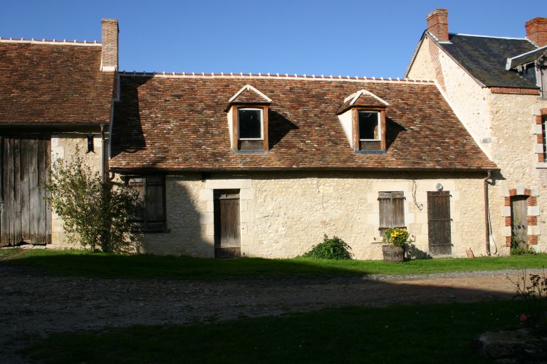 Petite maison sur la place, partie logement.