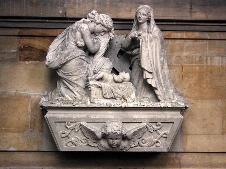 Monument funéraire d'un enfant