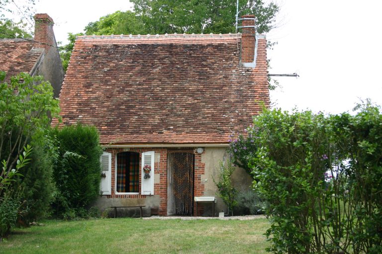 Maison d'une pièce aux Ferrands, vue générale.