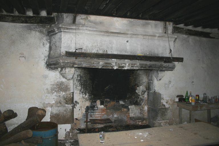 Cheminée gothique de l'habitation.