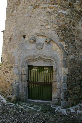 Porte d'accès à la tour d'escalier.