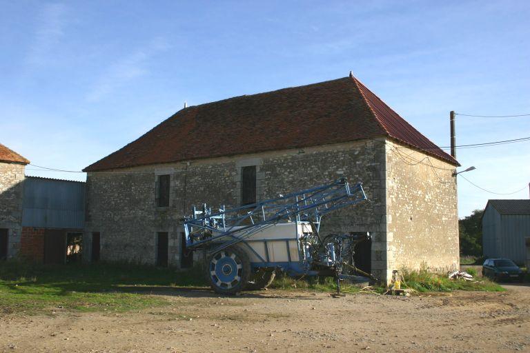 Etable de la ferme en carré (le Bureau).