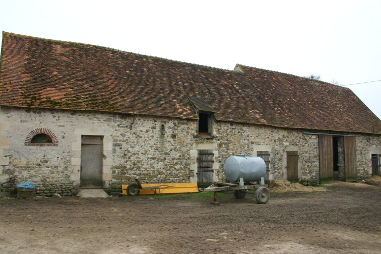 Bâtiment avec grange-étable et écurie.