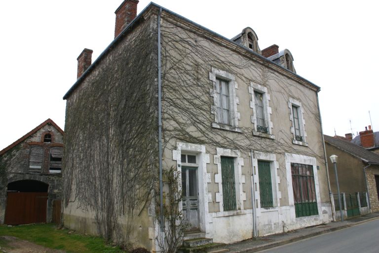 Maison de bourg fin du 19e siècle, vue générale.