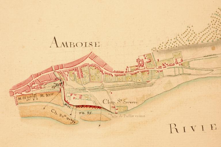 Embouchure de la Choisille (actuellement sous le pont de la Motte). En arrière plan, le pont de chemin de fer.