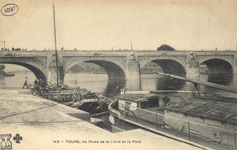 Plan des rives de la Loire par l'ingénieur topographe Jarre, 1922, détail sur le Port de Vallières. (direction départementale de l'équipement, Tours).