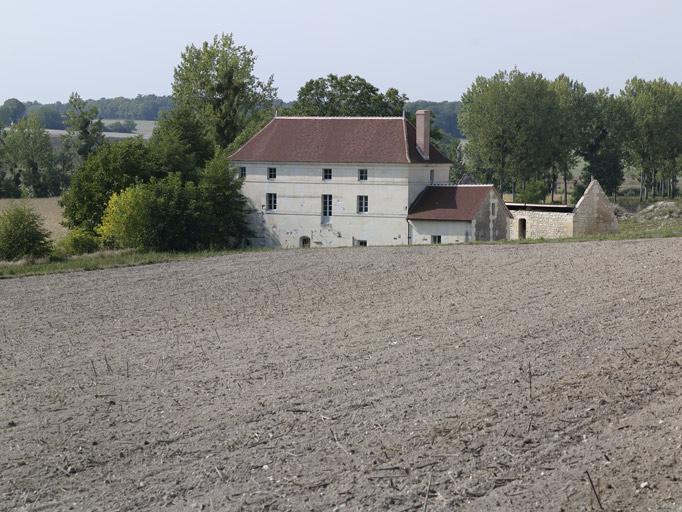 Vue d'ensemble du grand moulin à l'est.