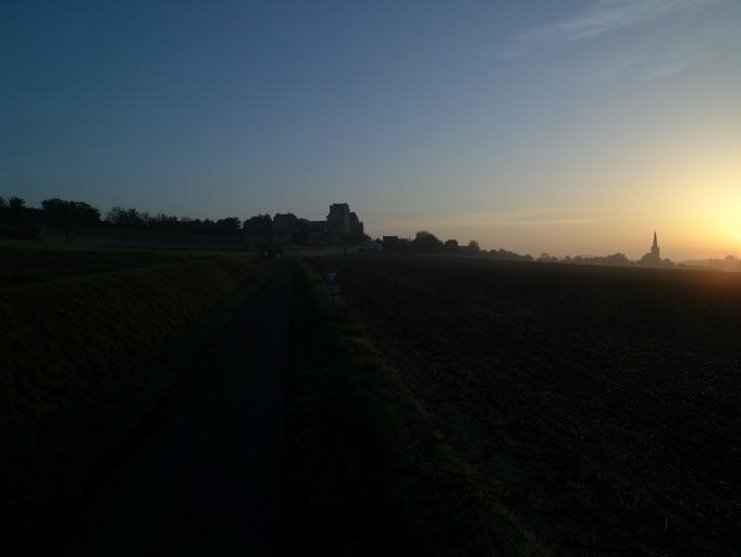 Vue depuis la route d'Avon à l'ouest, à l'aube.