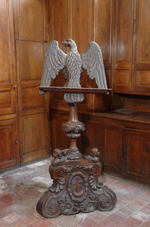 Aigle lutrin