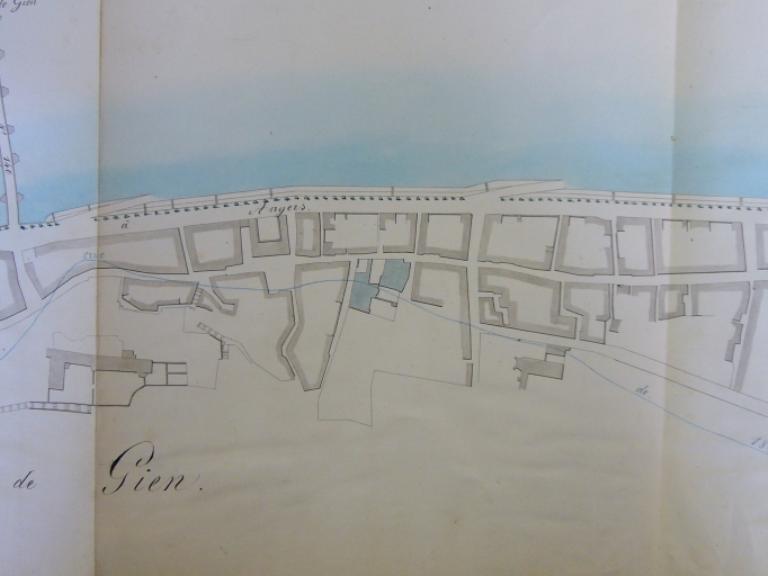 Projet d'établir un port au bois, rive droite en amont du pont, détail sur les quais, 31 juilllet 1851. (archives départementales du Loiret, Liasse 30930).