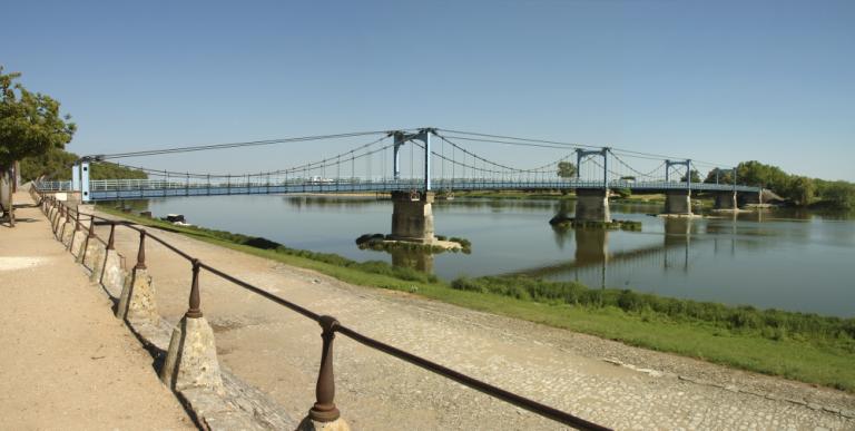Section située en aval du pont suspendu.