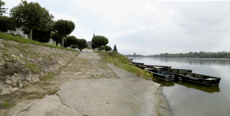 Plan de la Loire dans le département d'Indre-et-Loire (service spécial de la Loire) : détail sur Amboise, rive droite, le Bout des Ponts, milieu XIXe siècle. (archives départementales du Loiret, 12 Fi 7-28).