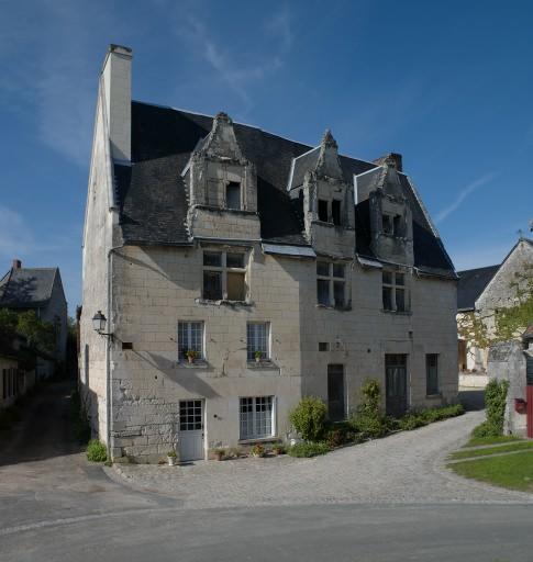 Vue d'ensemble de la façade sud.