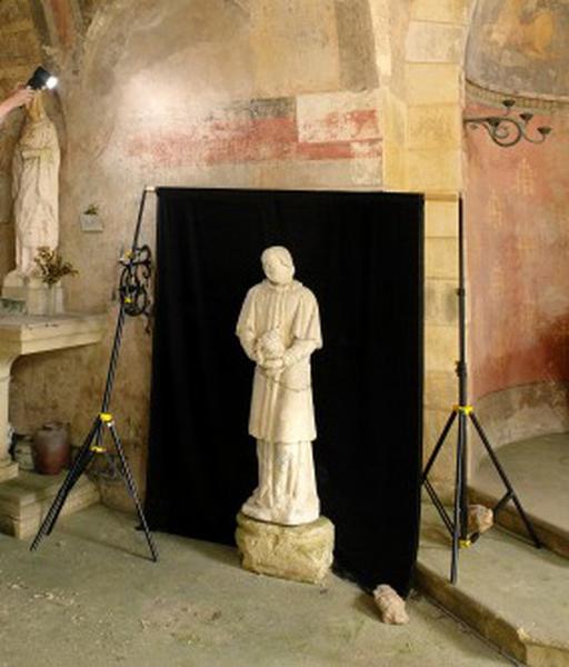 Mise en situation : prise de vue d'une statue de Saint Mammès.