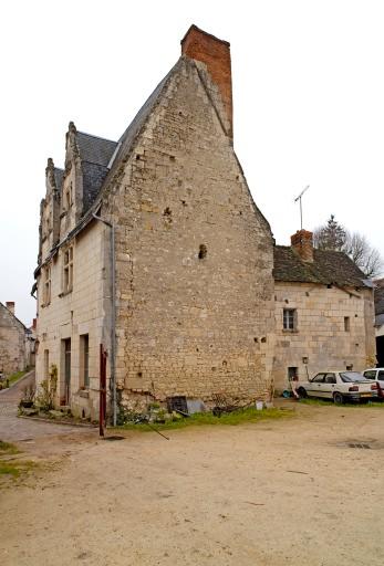 Pignon est. Au second plan à droite, extension perpendiculaire postérieure à la maison.