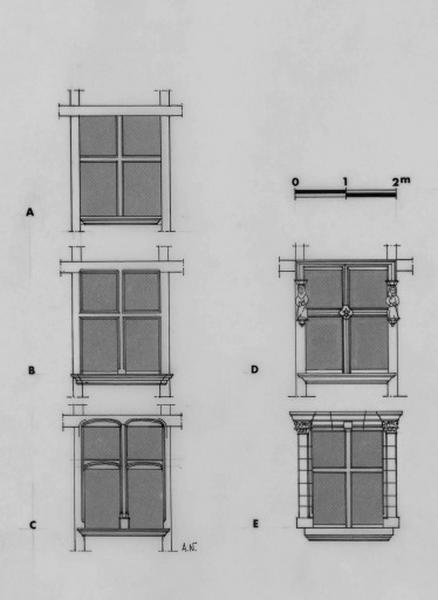 Elévation des baies de maisons, types de moulures.