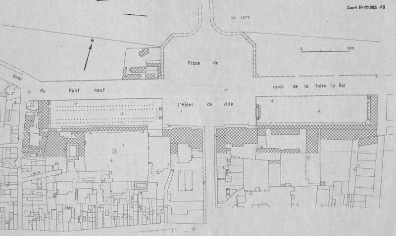 Restitution des deux immeubles à fronton et des grands ensembles du XIXème siècle sur fond du cadastre ancien restitué (1836).